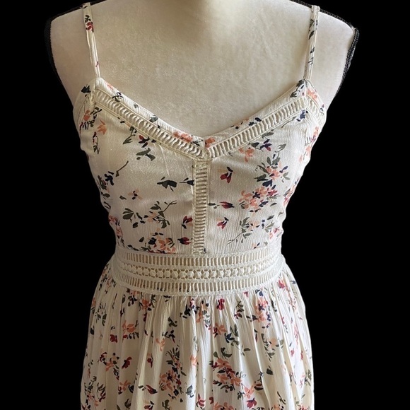 ABERCROMBIE & FITCH-SUNDRESS-SIZE SMALL - Picture 2 of 13